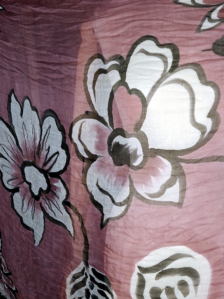 Camerucci sciarpa in cotone e seta con fiori ricamati rosa ORTENSIA 9074A - immagine 3