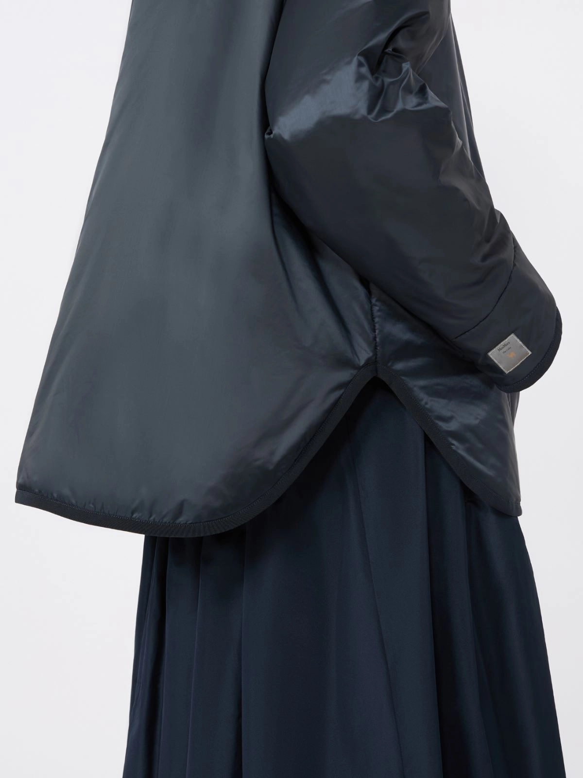 'S Max Mara The Cube giacca imbottita over blu scuro MTCCLEO
