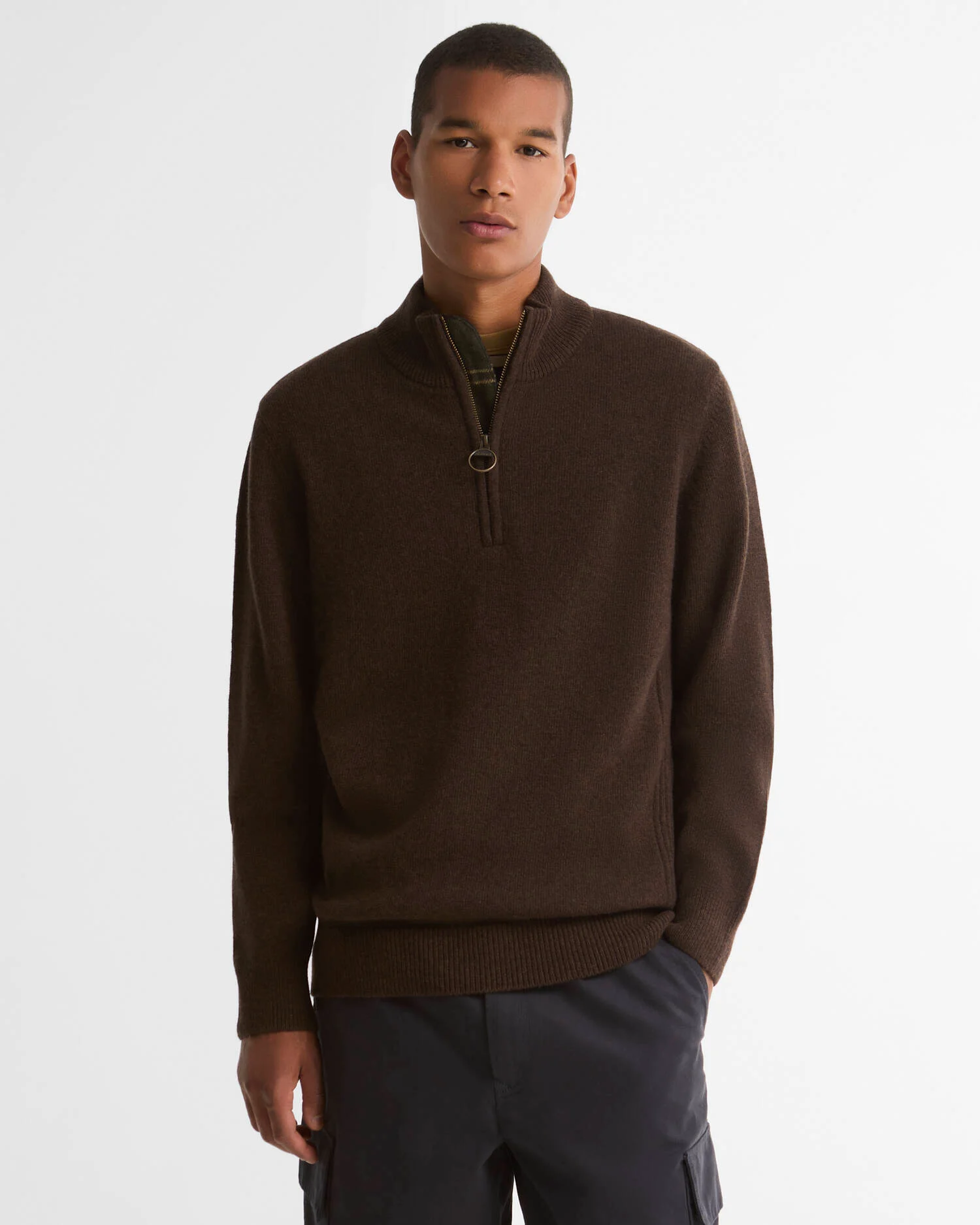 Barbour uomo maglia mezza zip con toppa marrone HOLDEN