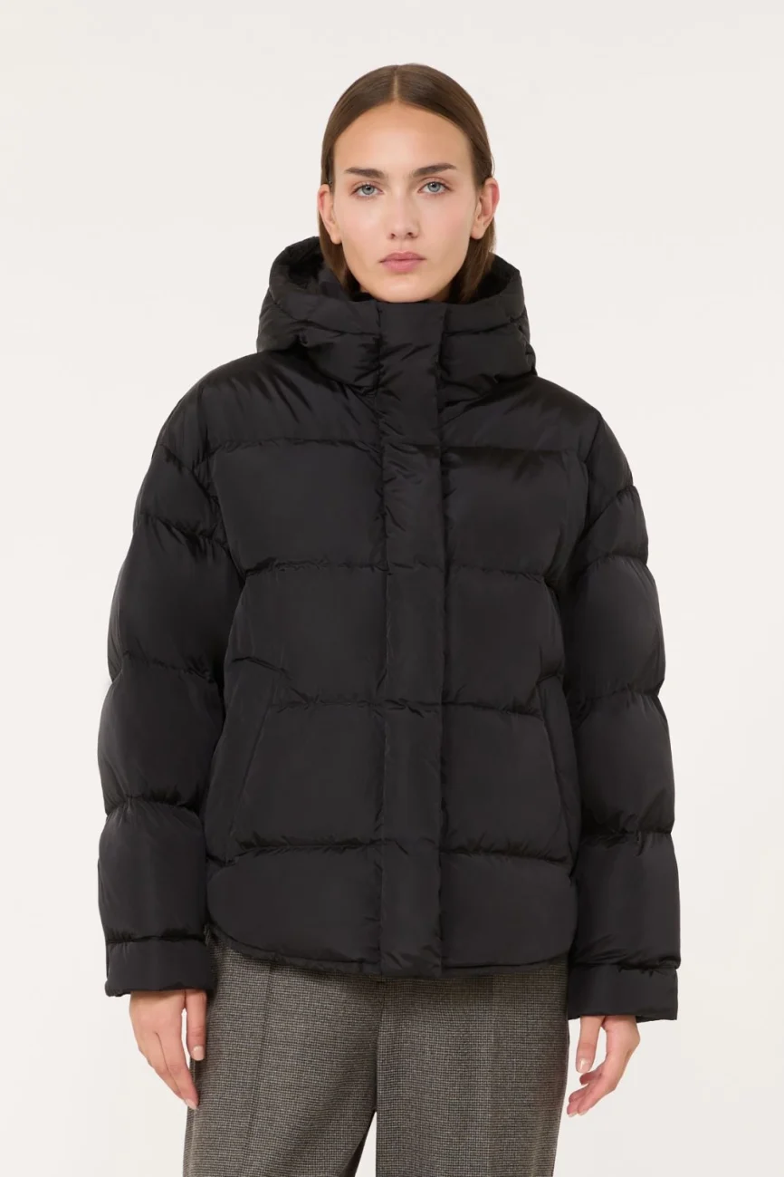 Weekend Max Mara imbottito corto over in tessuto antigoccia nero WKDLUSSO