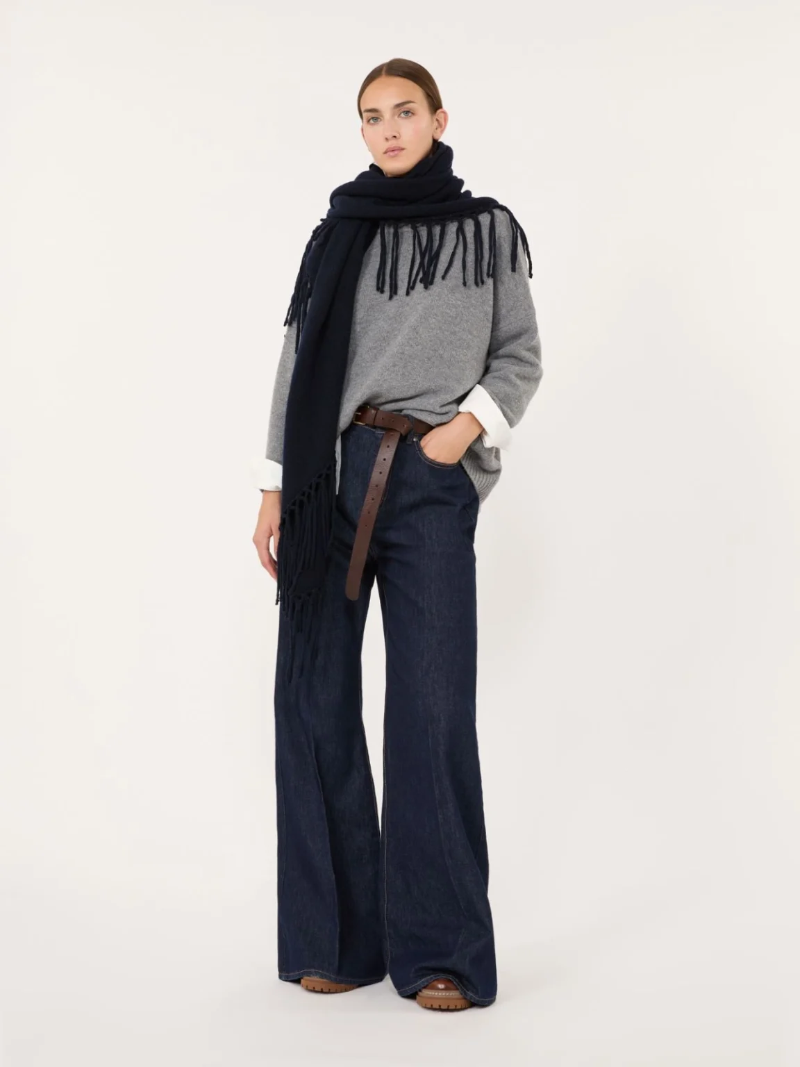 Weekend Max Mara scialle sciarpa con frange in lana blu WKATORNADO